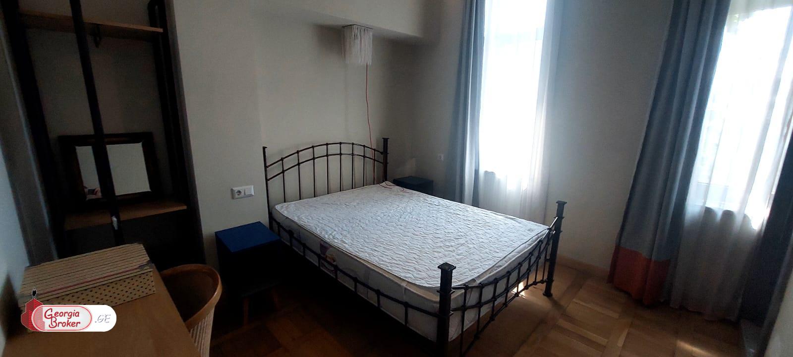 ქირავდება ახალი გარემონტებული 6 ოთახიანი ბინა ვერის პარკთან